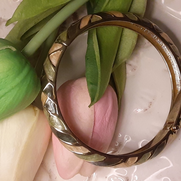 Vintage Inlayed Enamel Bangle Bracelet - Picture 8 of 8